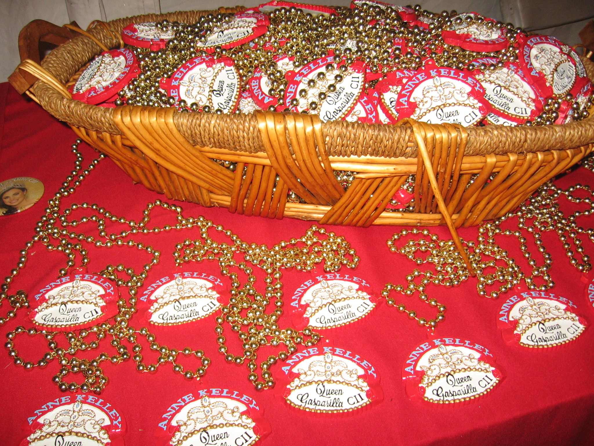 Bead gifts at Gasparilla 2016